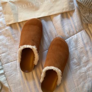 Jenni Kayne ShearlingLined Moc Clog comes with box